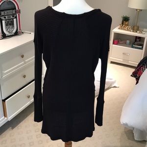 Free People Sweaters - hi-low FP sweater! Free People Sweaters - hi-low FP sweater!